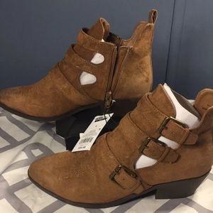 Universal Thread Shoes - Women’s booties Universal Thread Shoes - Women’s booties